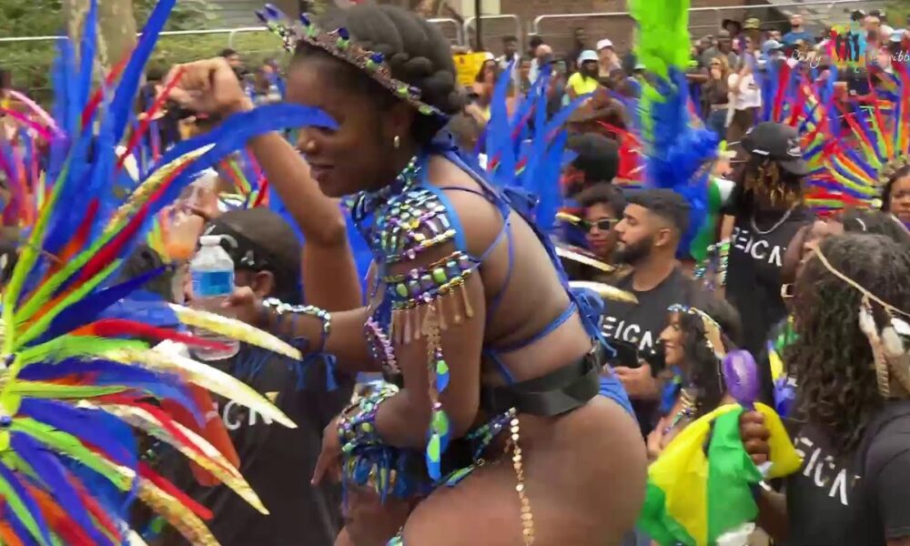 LIVE @ London Notting Hill Carnival Monday 2022